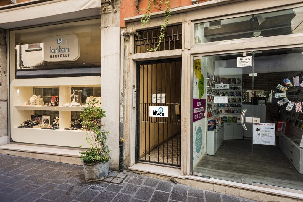 Myplace Piazza Dei Signori Apartments トレヴィーゾ エクステリア 写真